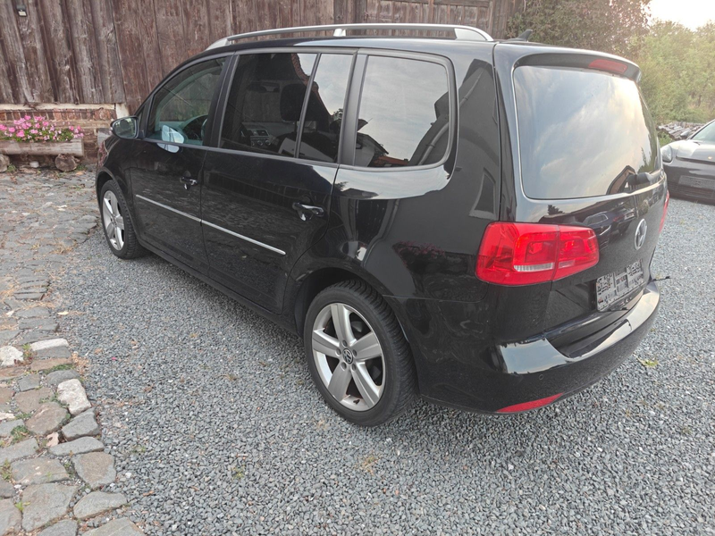Volkswagen Touran Highline — photo 5