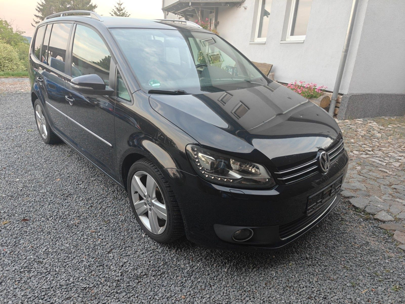 Volkswagen Touran Highline — photo 2