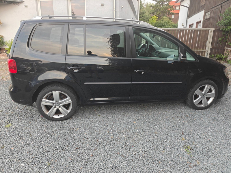 Volkswagen Touran Highline — photo 10