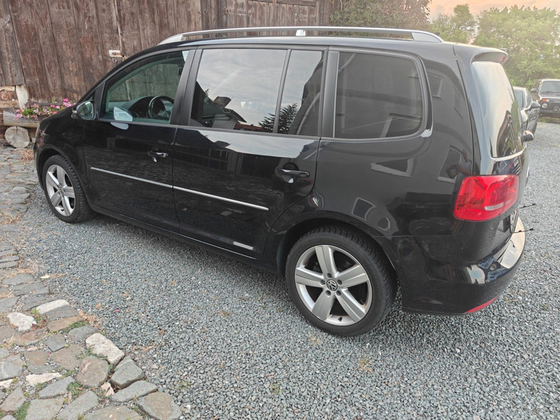 Volkswagen Touran Highline — photo 6