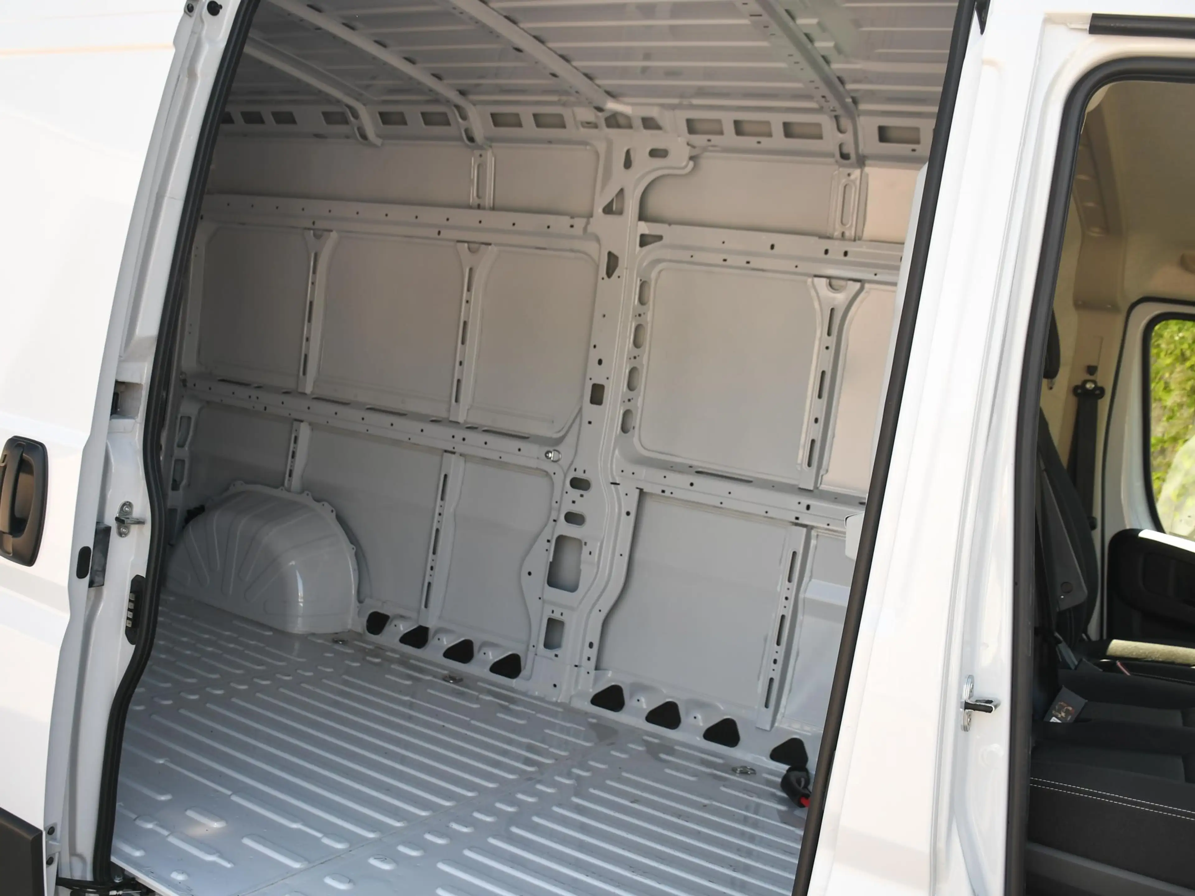 Citroen Jumper ë-Jumper 3.5t L3H2 Zwaar 110 kWh 280pk Automaat CA — photo 11