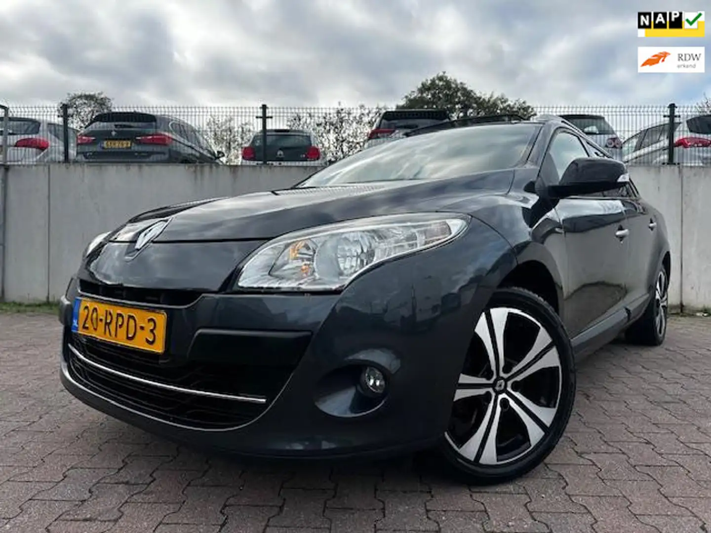 Renault Megane Estate 1.4 TCe Bose/PANO/NAVI/LEDER/CLIMA/CRUISE/P Gris - 1
