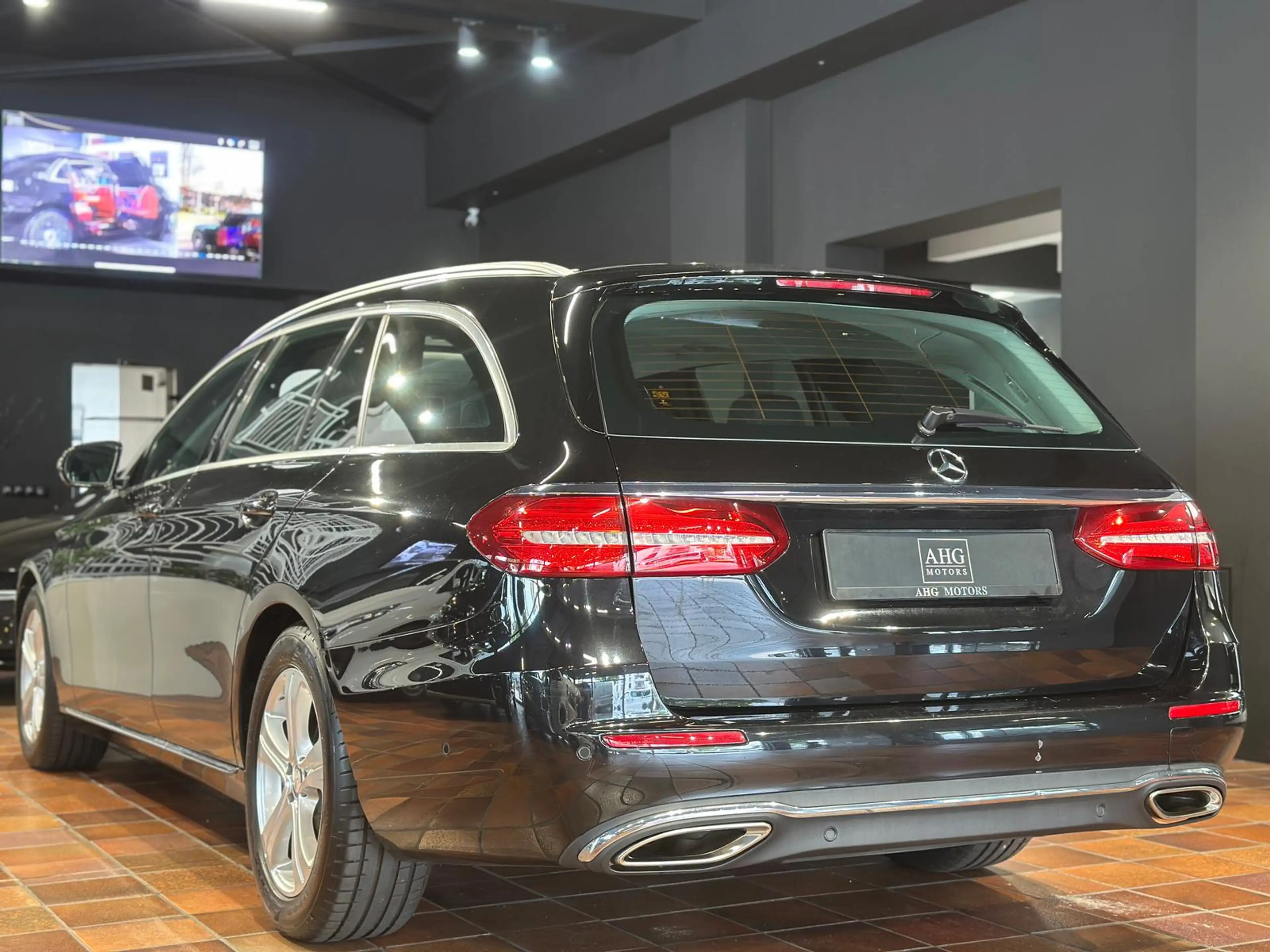 Mercedes-Benz E 250 T 2x AVANTGARDE GLASDACH KAMERA AMBIENTEBELEUCHTUN — photo 3