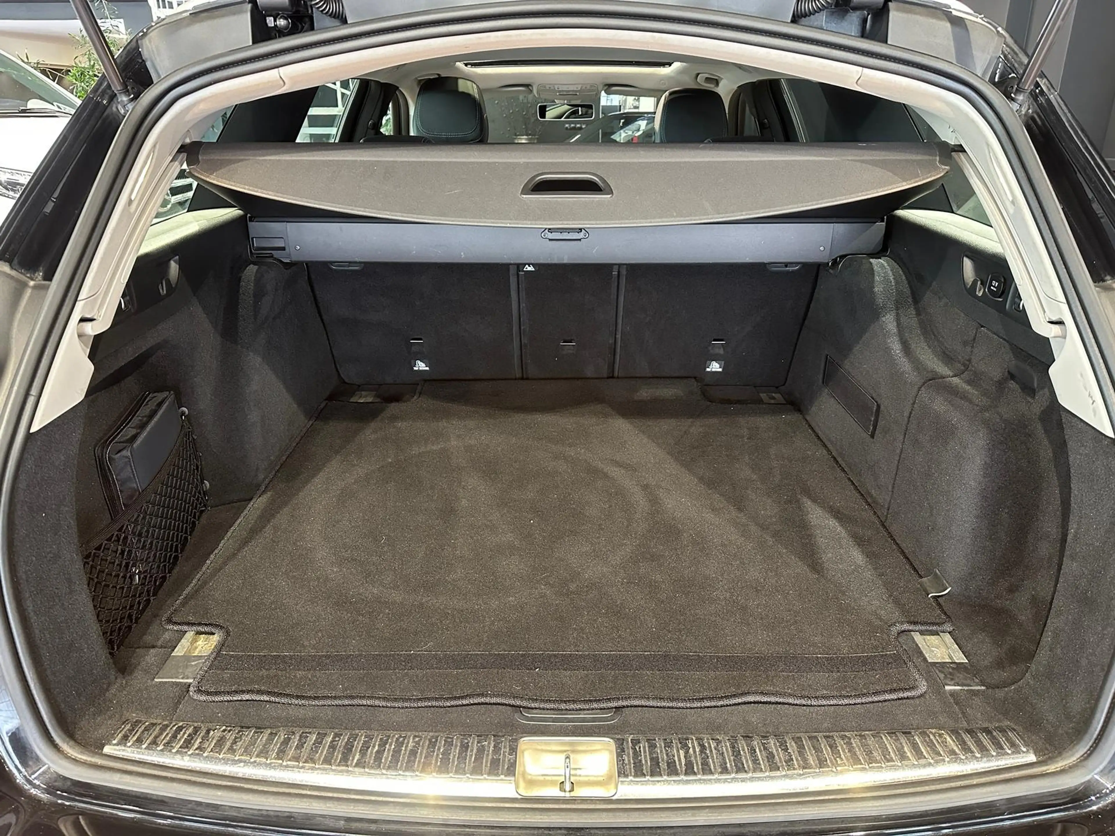 Mercedes-Benz E 250 T 2x AVANTGARDE GLASDACH KAMERA AMBIENTEBELEUCHTUN — photo 6