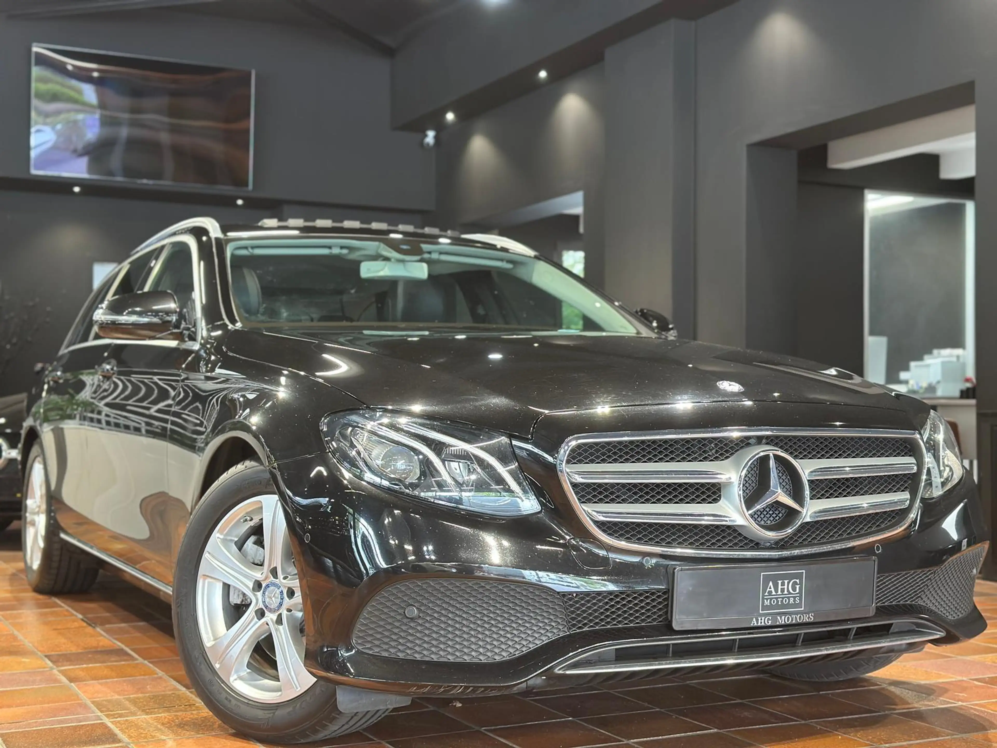 Mercedes-Benz E 250 T 2x AVANTGARDE GLASDACH KAMERA AMBIENTEBELEUCHTUN — photo 12