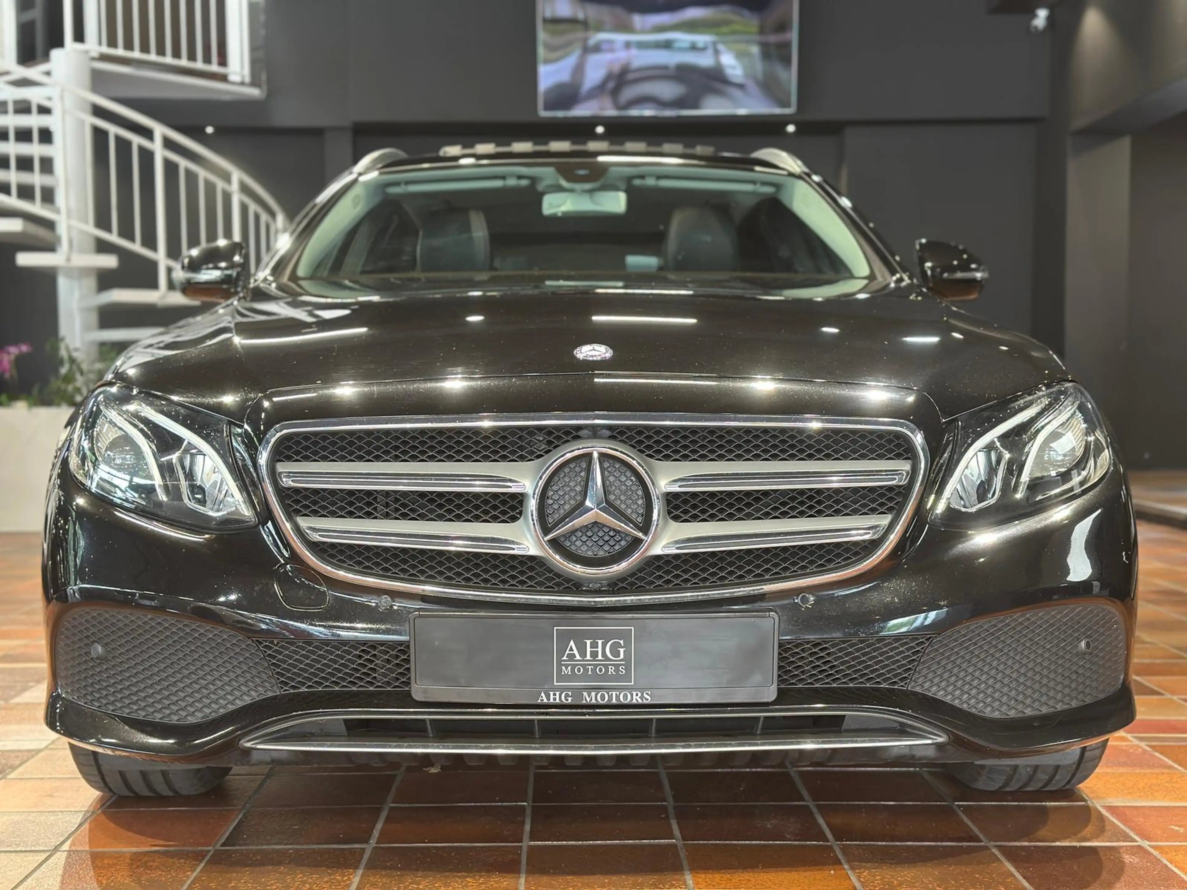 Mercedes-Benz E 250 T 2x AVANTGARDE GLASDACH KAMERA AMBIENTEBELEUCHTUN — photo 11