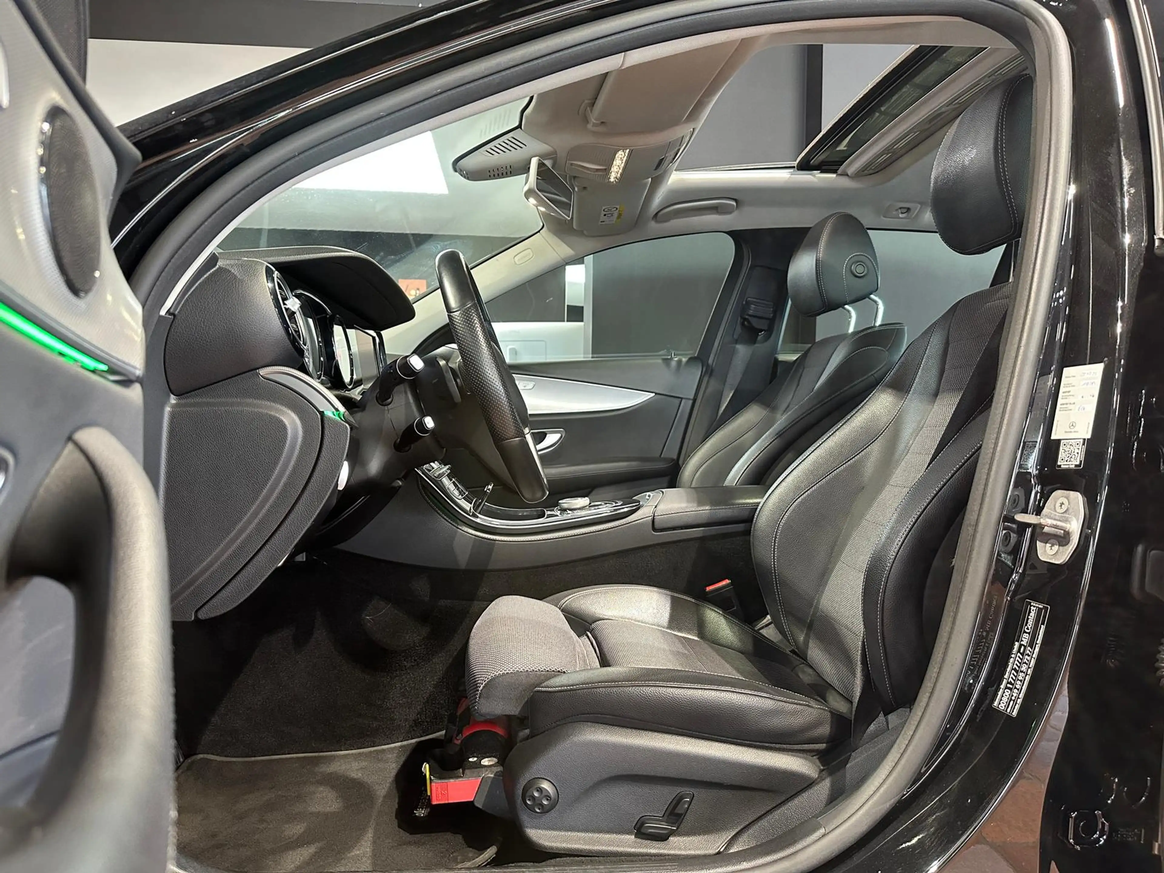 Mercedes-Benz E 250 T 2x AVANTGARDE GLASDACH KAMERA AMBIENTEBELEUCHTUN — photo 13