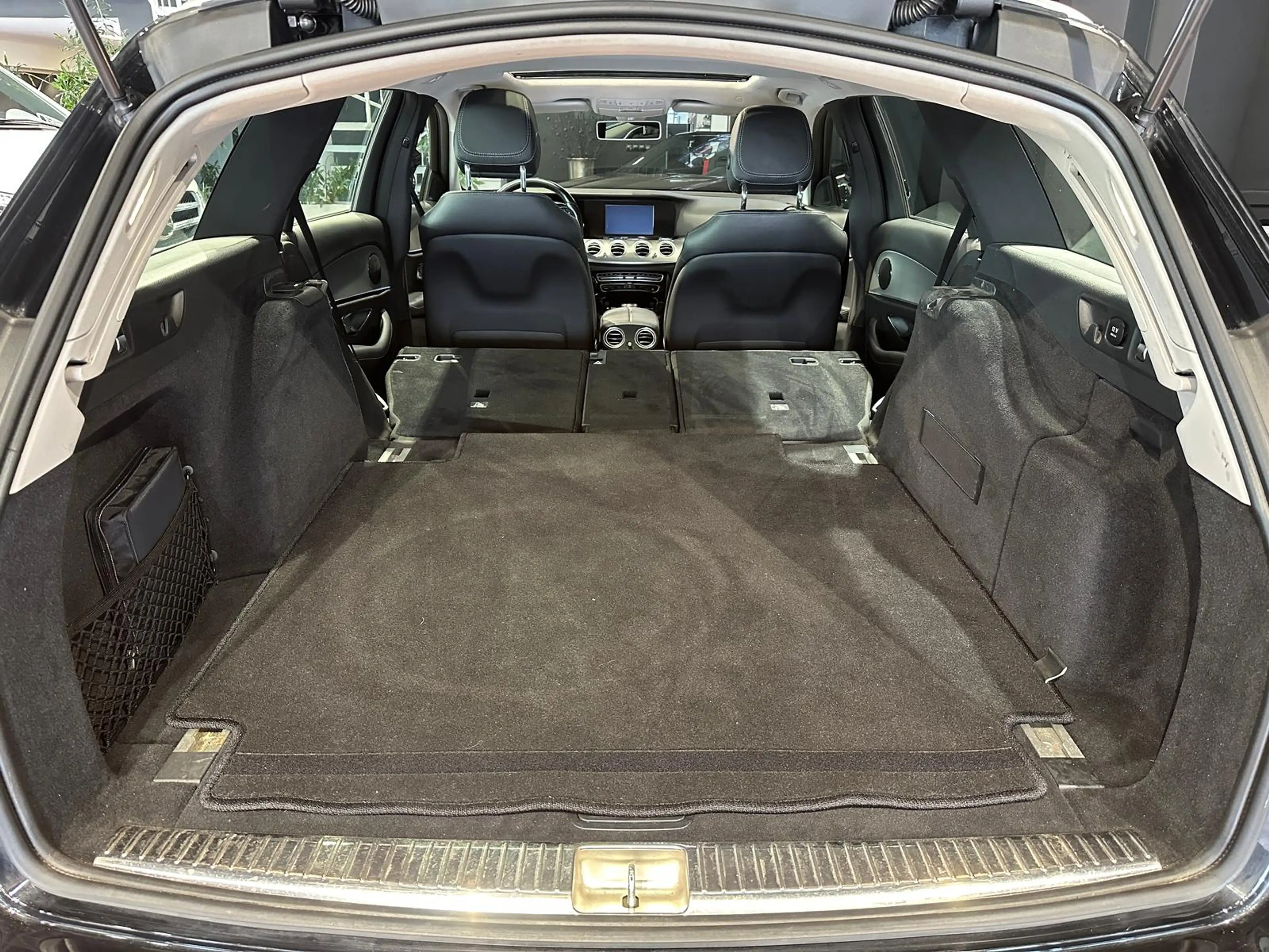 Mercedes-Benz E 250 T 2x AVANTGARDE GLASDACH KAMERA AMBIENTEBELEUCHTUN — photo 8