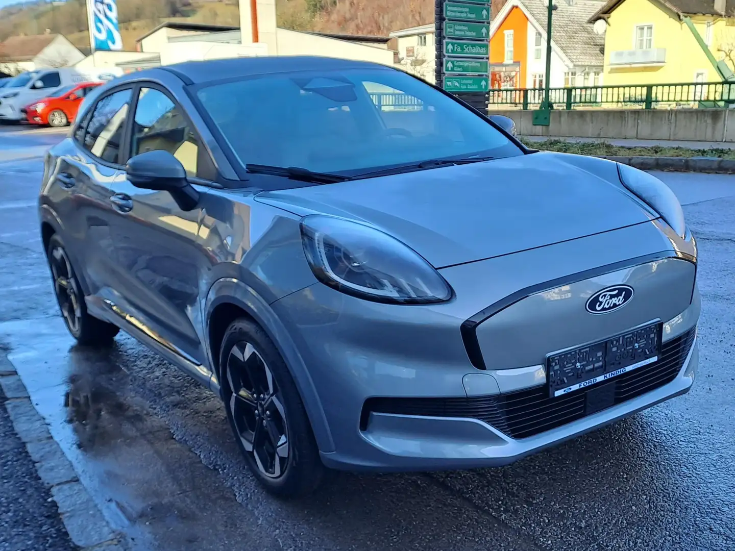 Ford Puma Gen-E Puma E-Gen 43kWh Premium Premium srebrna - 1