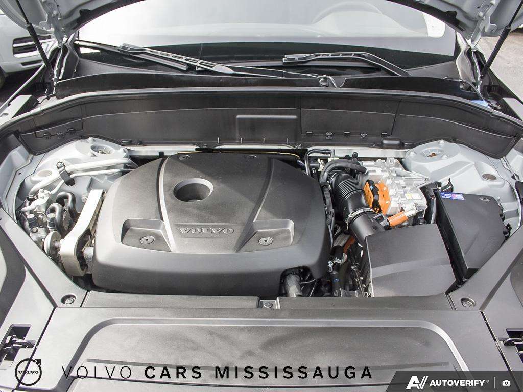 2024 Volvo XC90 Plug-In hybrid 7-Seater thumb 8
