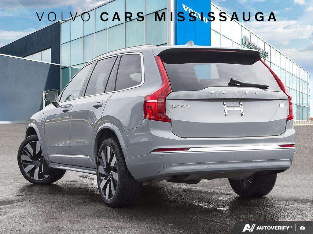 2024 Volvo XC90 Plug-In hybrid 7-Seater alt 4