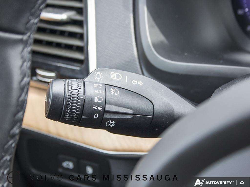 2024 Volvo XC90 Plug-In hybrid 7-Seater thumb 16