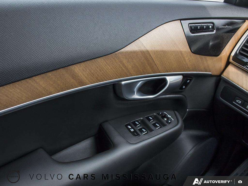 2024 Volvo XC90 Plug-In hybrid 7-Seater thumb 17