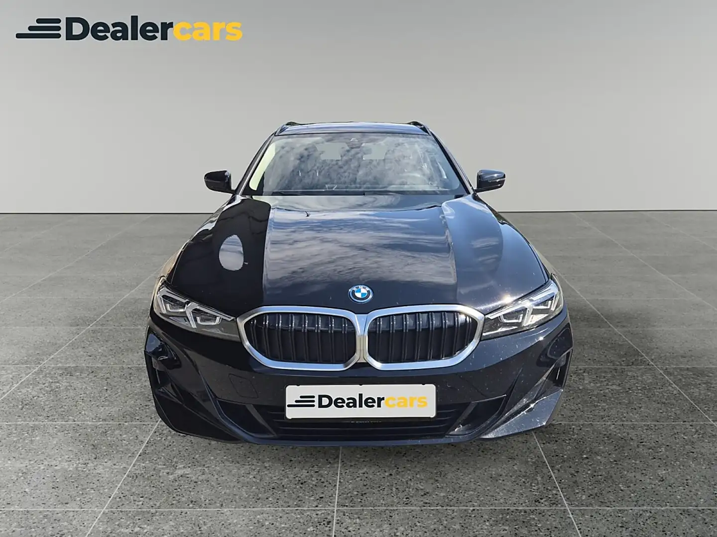 BMW 330 e PHEV xDrive Touring Aut. AHK *SOFORT VERFÜGBAR* Schwarz - 2