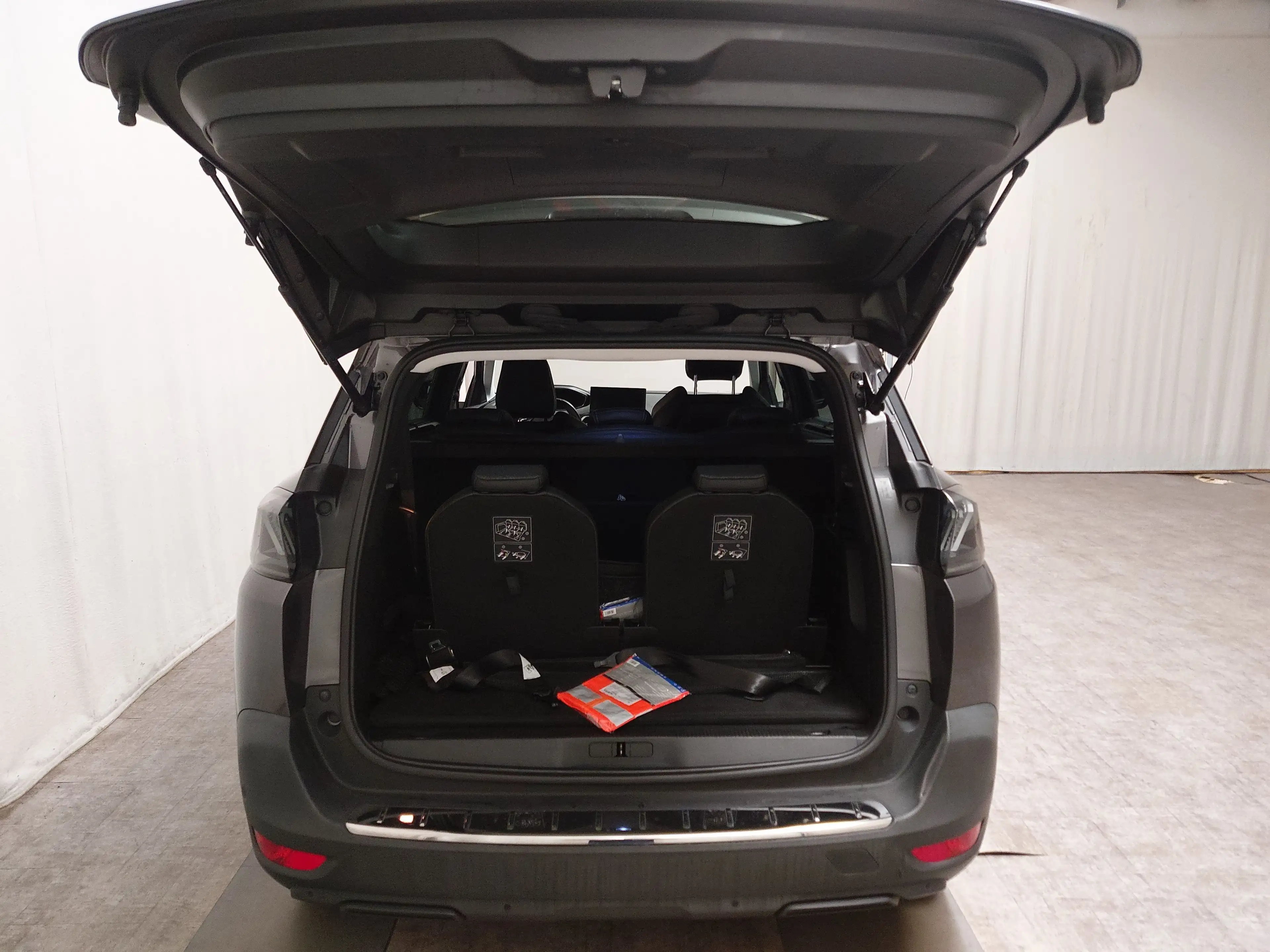 Peugeot 5008 5008 NAVI KLIMAAUT LED RADIO MFL SHZ PDC DAB KAMERA T-Leder RFK — photo 15