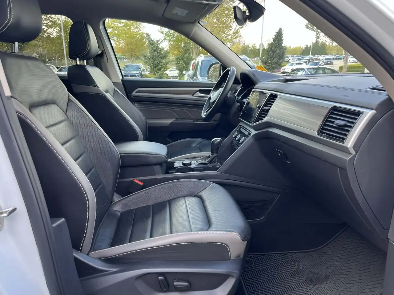 Volkswagen Atlas снимка Volkswagen Atlas