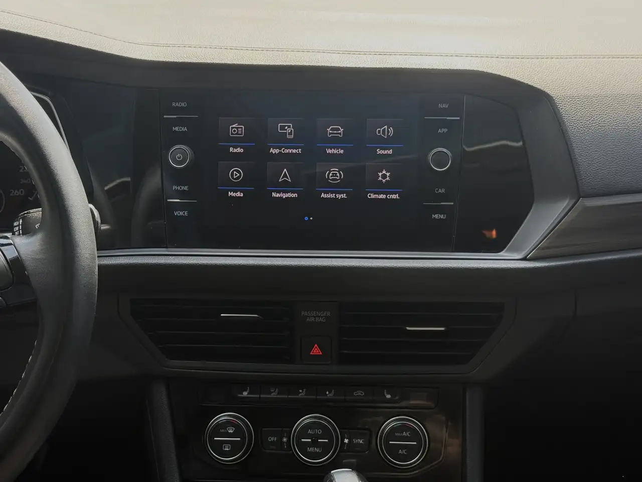 Volkswagen Jetta снимка Volkswagen Jetta