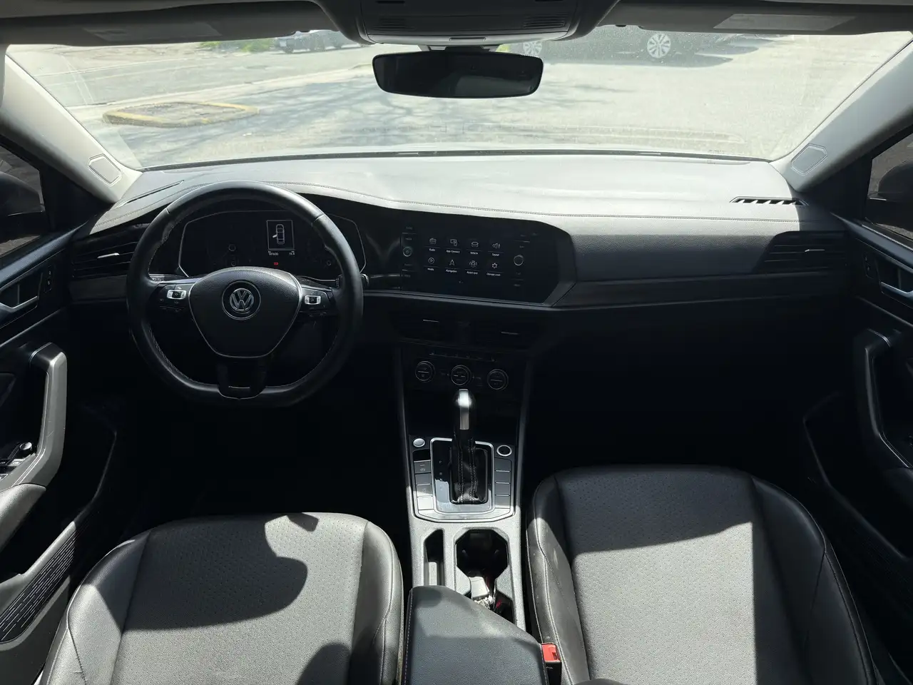 Volkswagen Jetta снимка Volkswagen Jetta