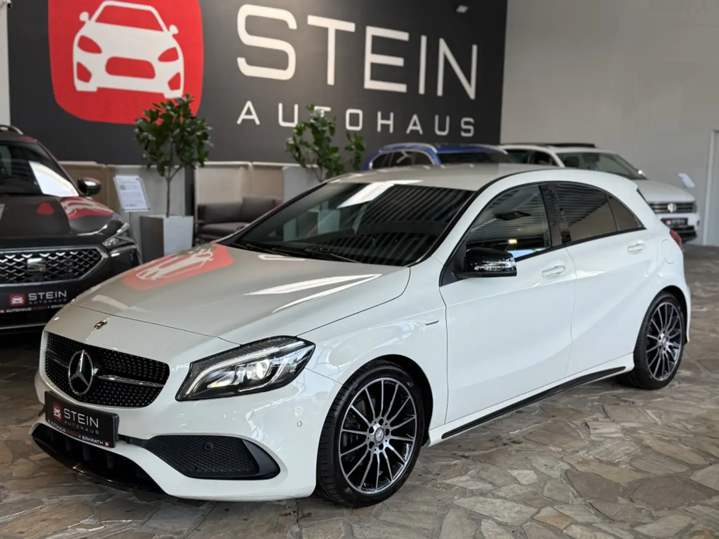 Mercedes-Benz A 180 BlueEfficiency  Edition   AMG   H&K Weiß - 1