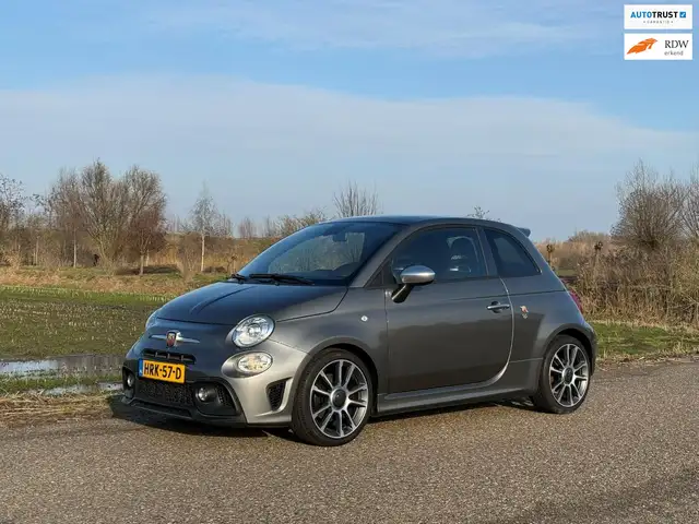 Fiat 500 Abarth 1.4 T-Jet Turismo 70th Anniversary met Pano en lag