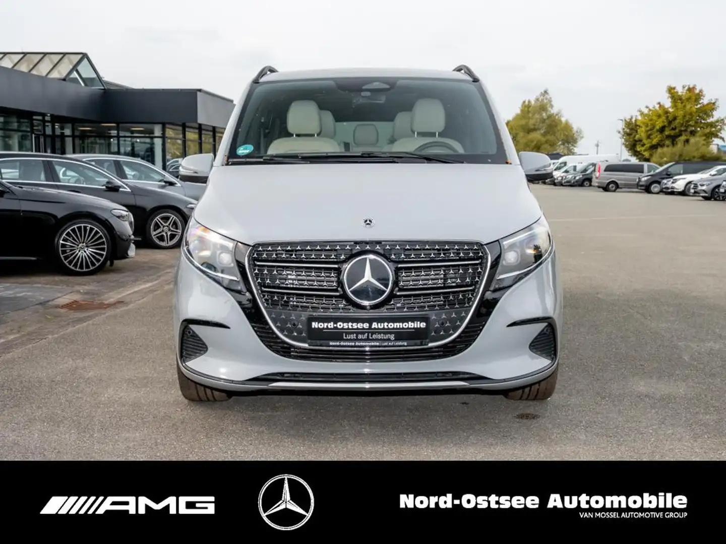 Mercedes-Benz V 250 AVANTGARDE NEUES MODELL 4MATIC MBUX DISTR Gris - 2