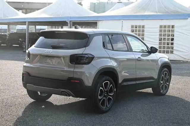 Jeep Avenger view 5
