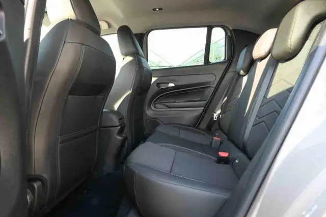Jeep Avenger view 15