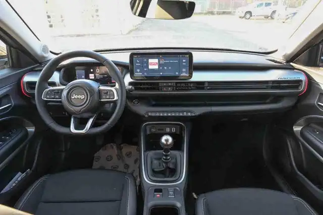 Jeep Avenger view 11