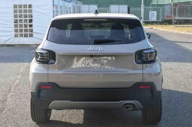 Jeep Avenger view 6
