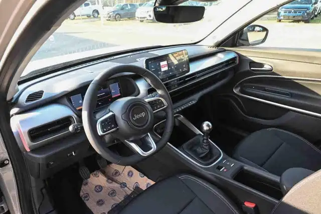 Jeep Avenger view 12