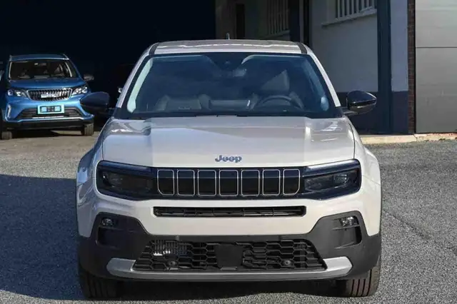 Jeep Avenger view 2
