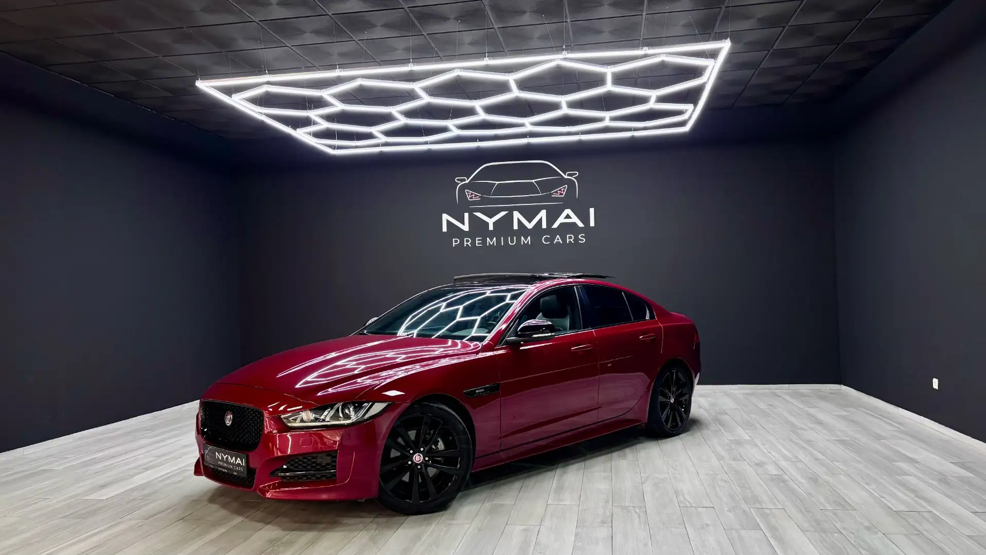 Jaguar XE 2.0 Diesel R-Sport AWD Aut. 180 Paars - 2