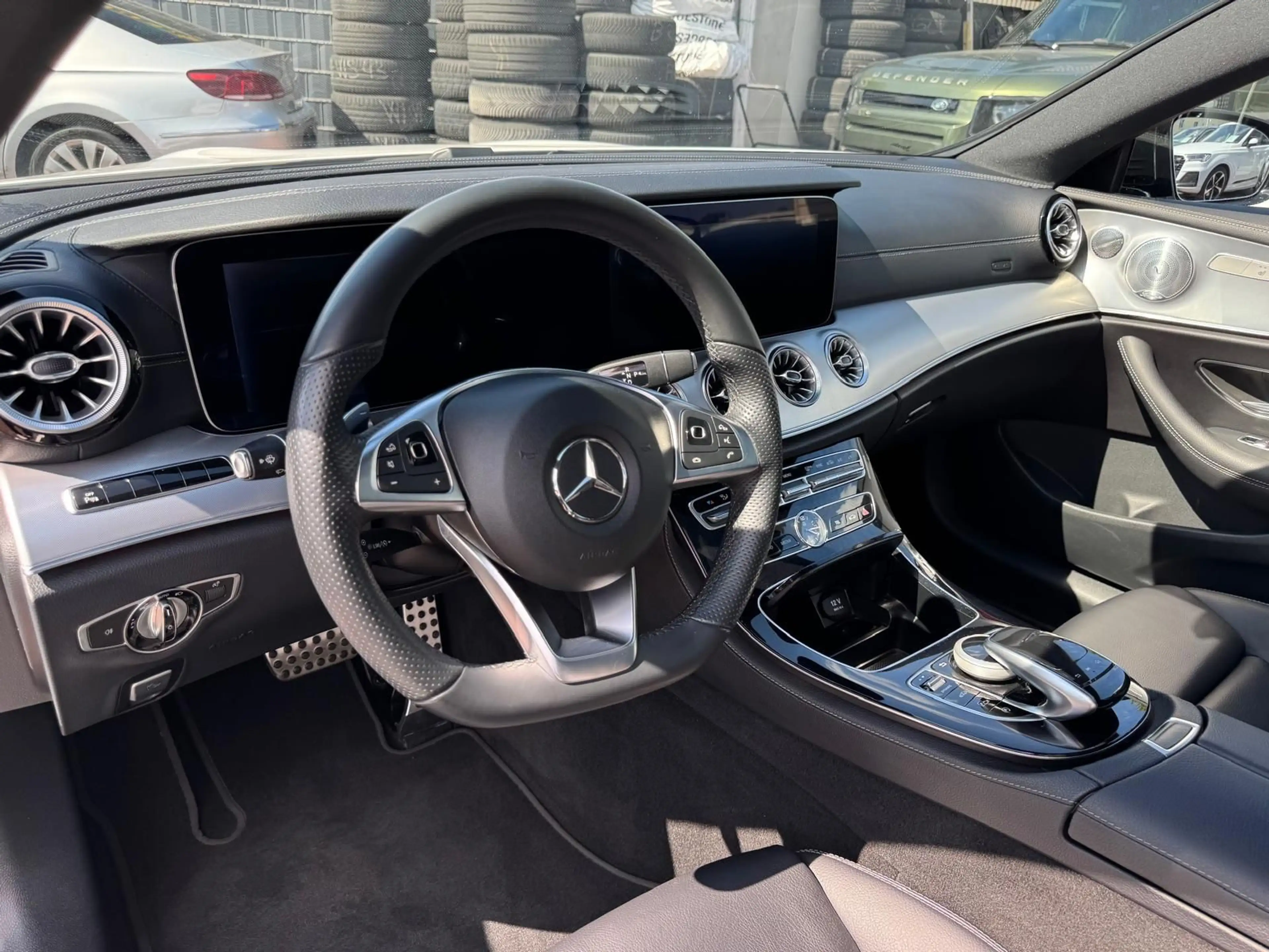 Mercedes-Benz E 400 4Matic AMG Line BURMESTER PANO WIDESCREEN — photo 15