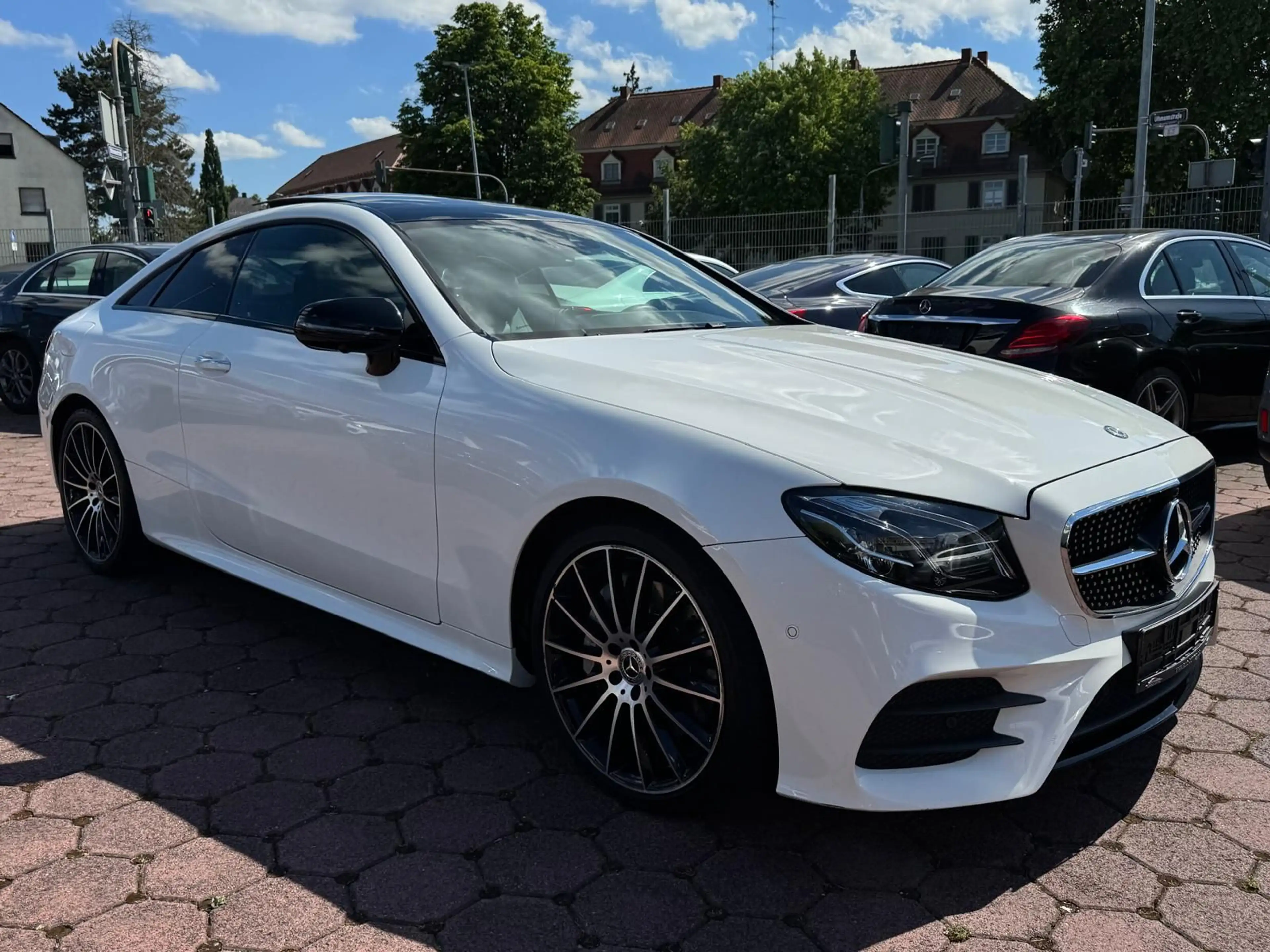 Mercedes-Benz E 400 4Matic AMG Line BURMESTER PANO WIDESCREEN — photo 3