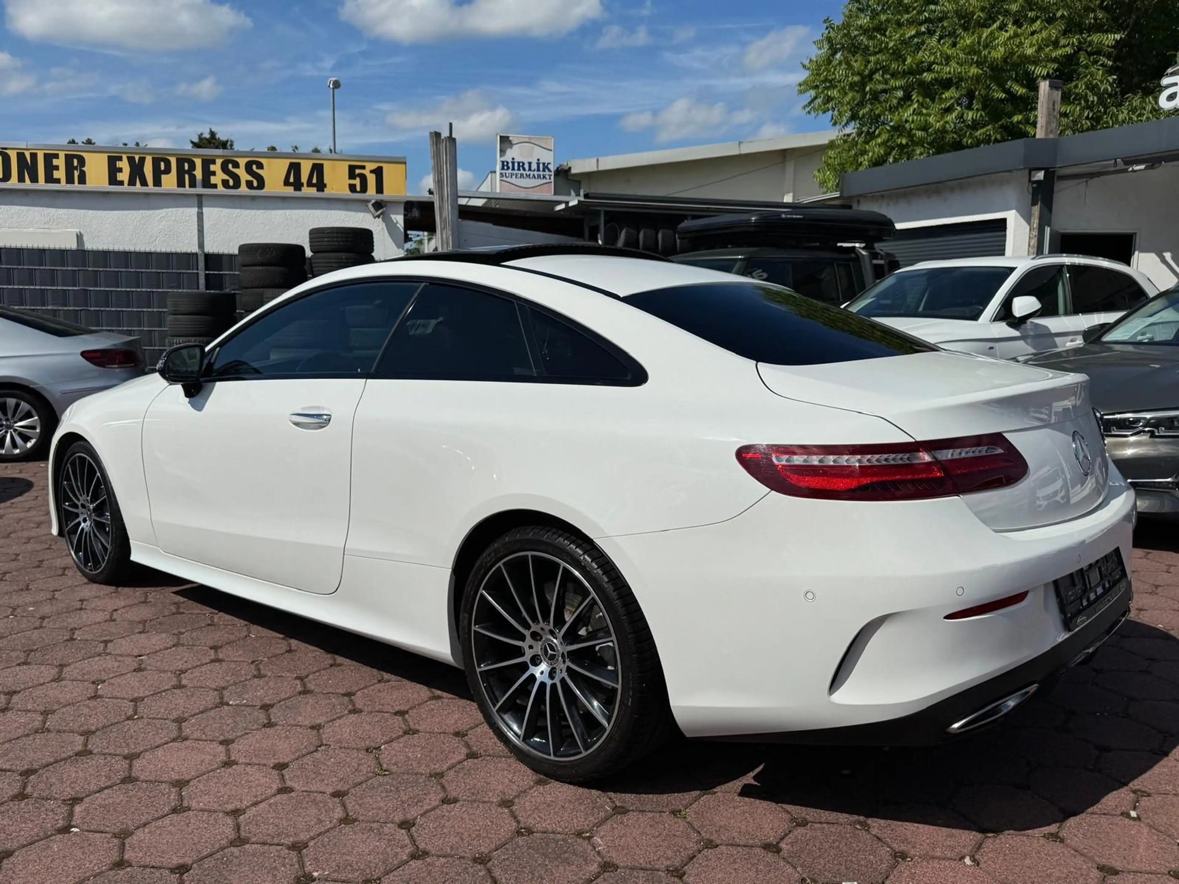 Mercedes-Benz E 400 4Matic AMG Line BURMESTER PANO WIDESCREEN — photo 6