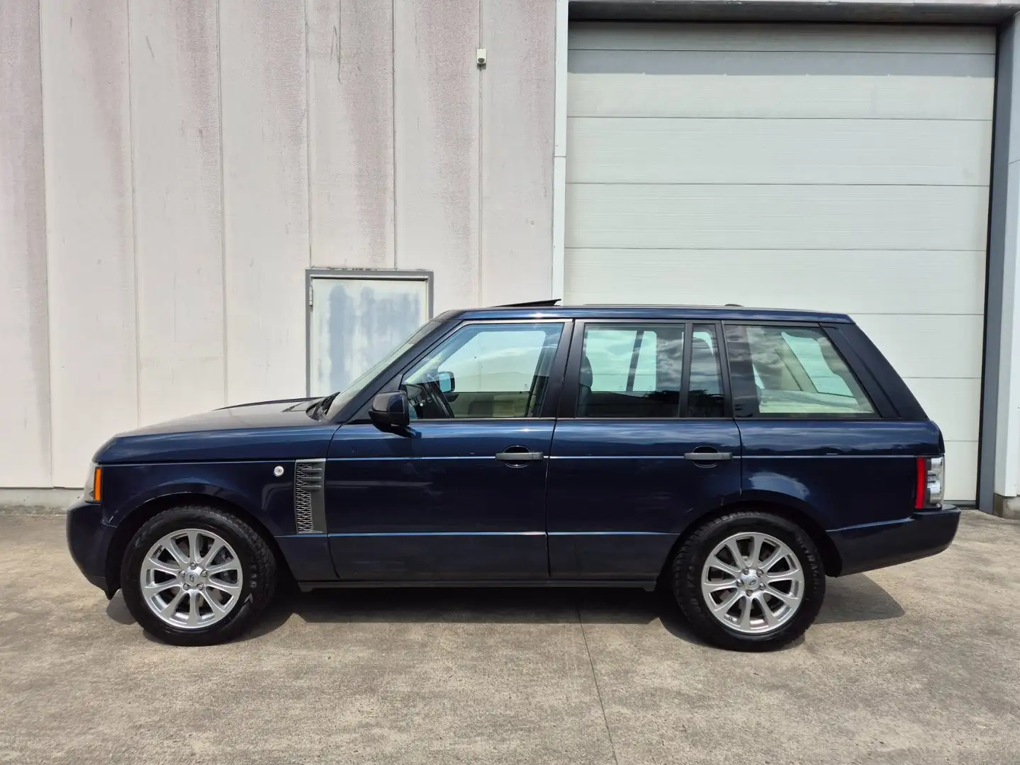 Land Rover Range Rover 4.4 TdV8 Vogue Bleu - 2