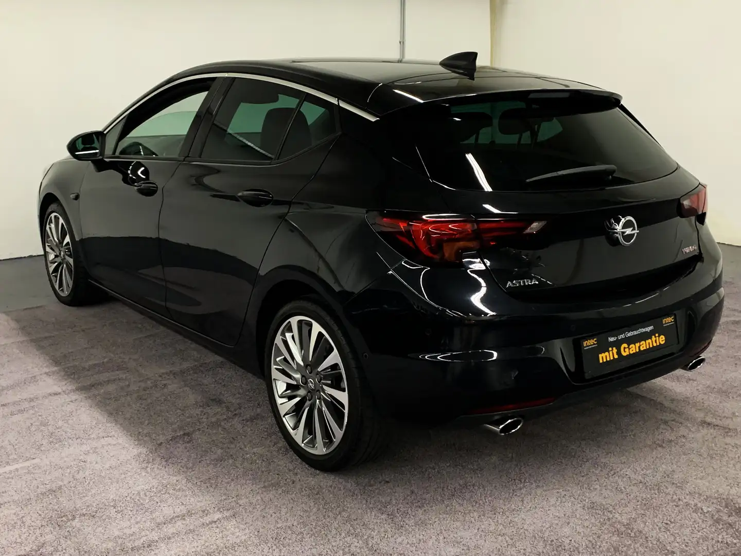 Opel Astra 1.6 Turbo Start/Stop Dynamic Schwarz - 2