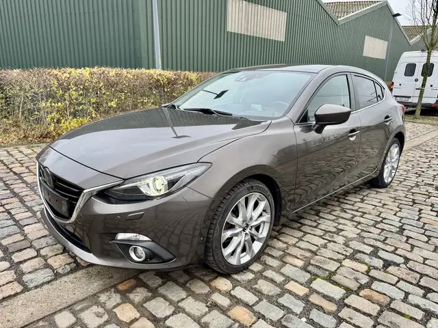 Mazda 3 Mazda 3 1.5D 1r Main 122.000 km Carnet Auto Xenon Cuir Bose