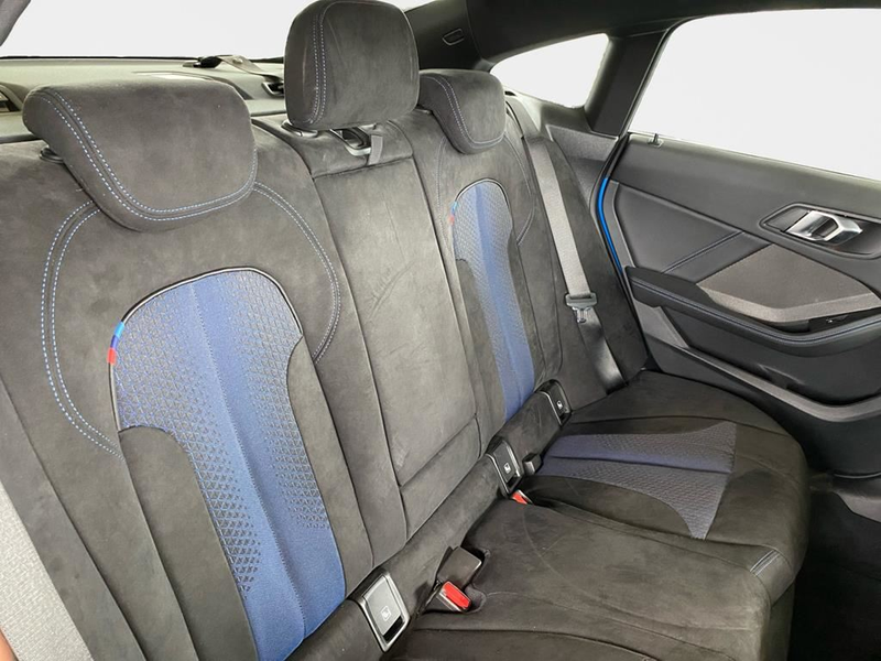 BMW 218 M Sport — photo 15