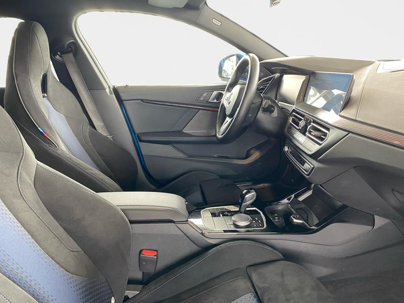 BMW 218 M Sport — photo 14