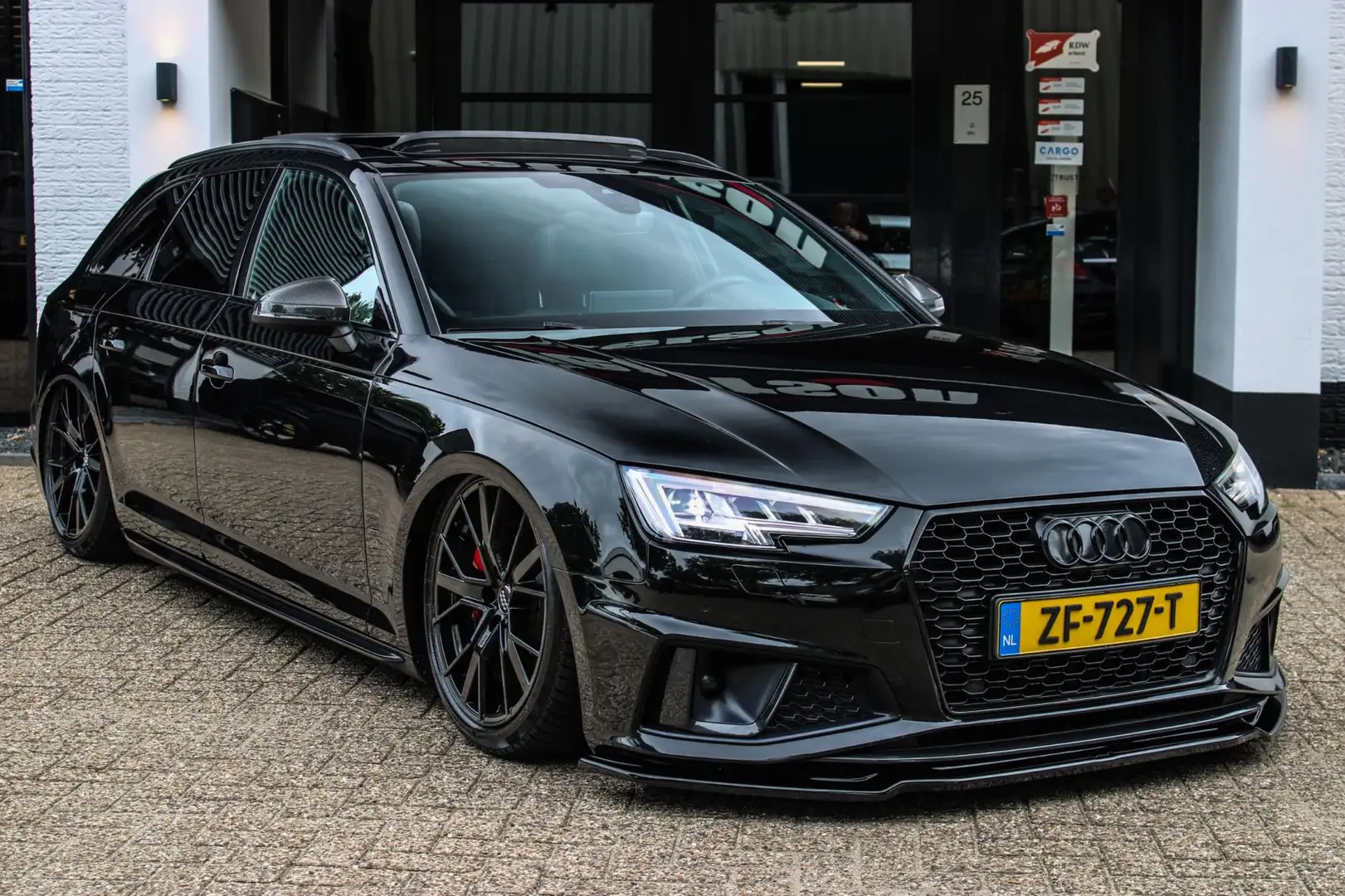 Audi A4 Avant 45 TFSI Quattro 3x S-Line BTW! 405PK AIRRIDE Zwart - 2