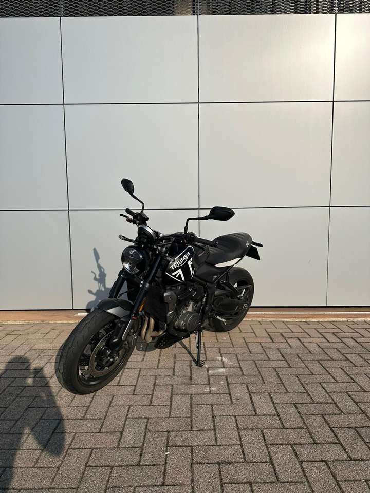 Triumph Trident 660