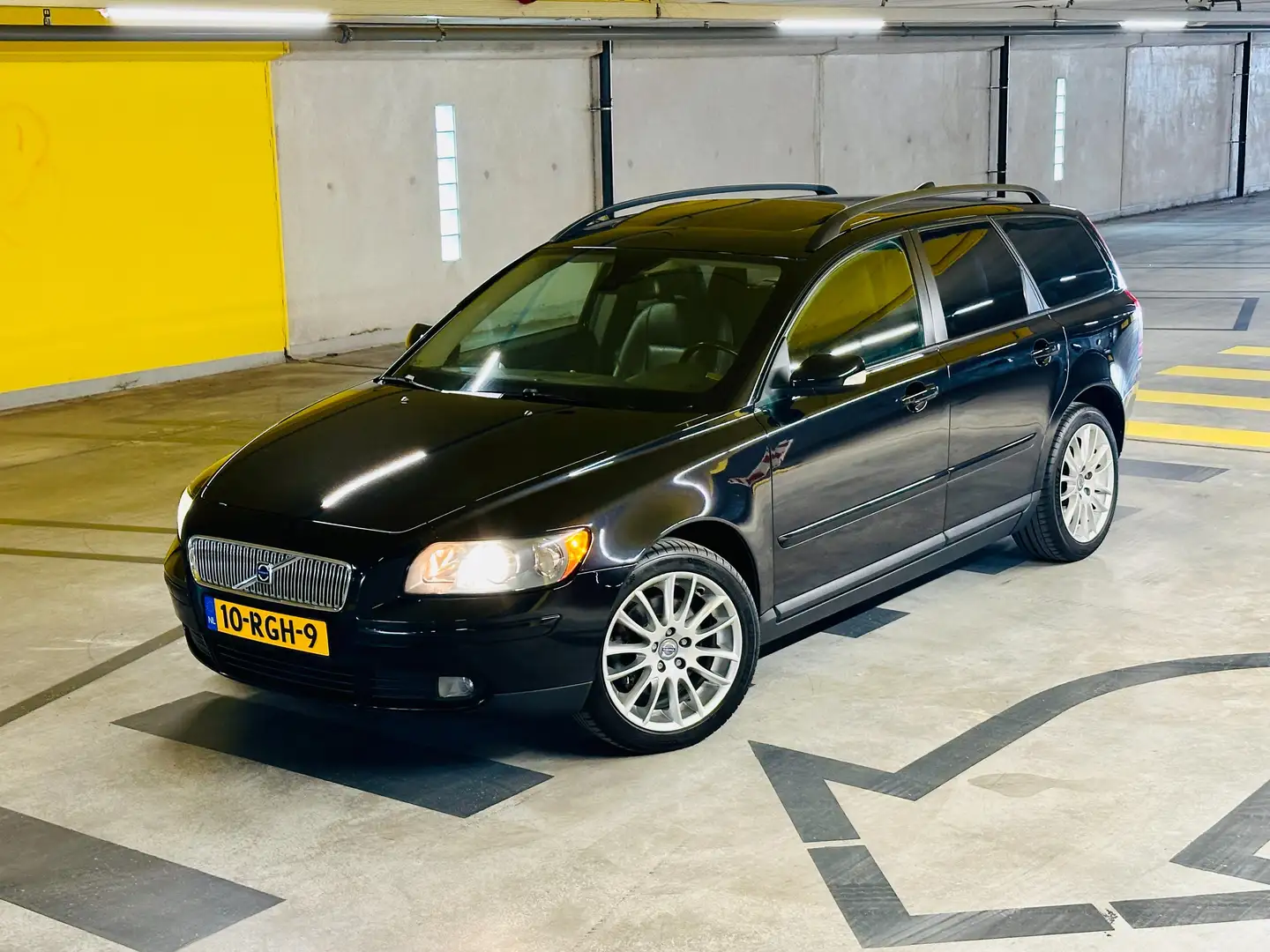 Volvo V50 2.4 Edition | Youngtimer | Airco | Automaat | PDC Zwart - 1