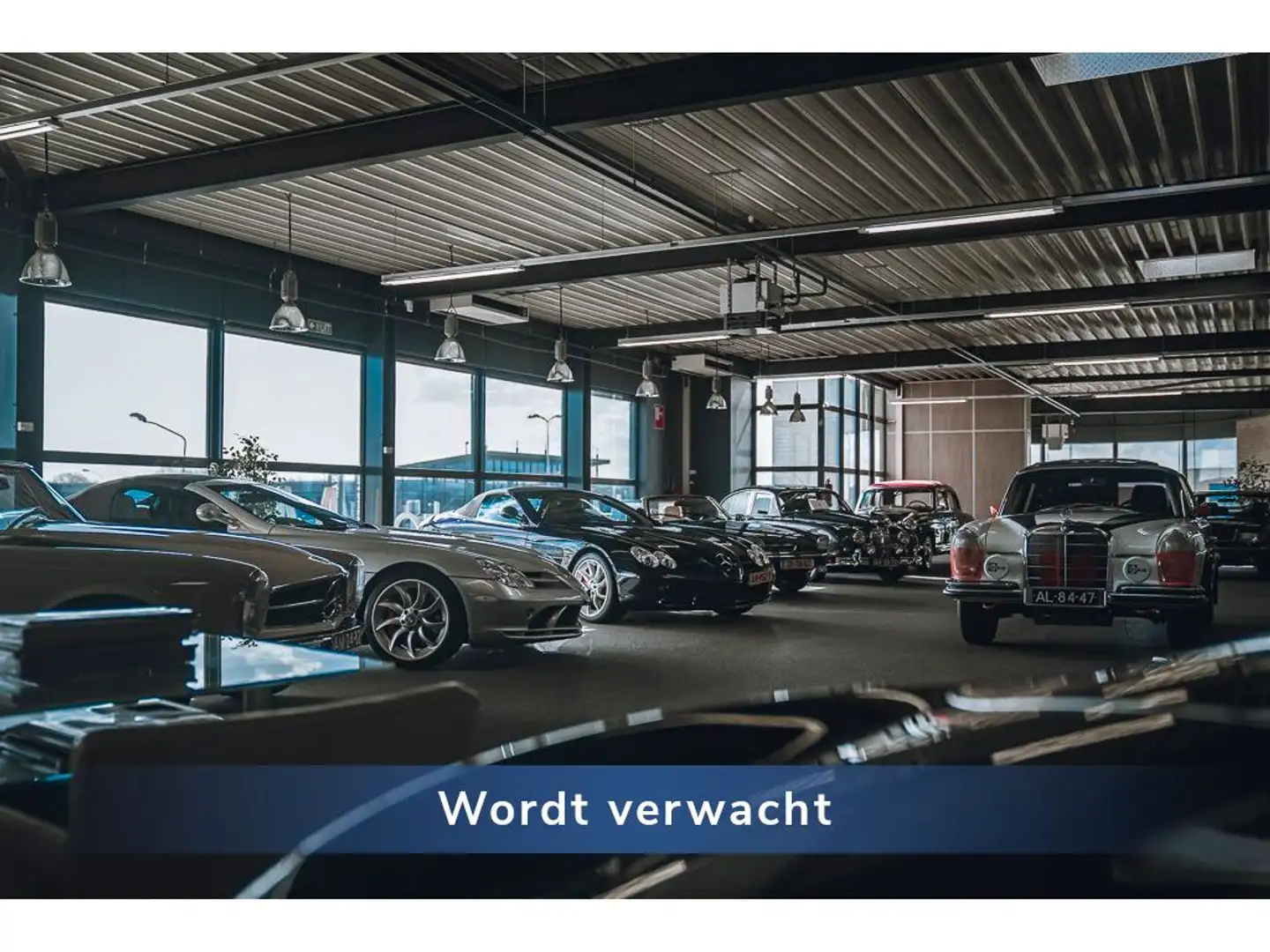 Mercedes-Benz E 300 Coupé AMG STYLING-PANORAMA-NIGHT-CAMERA-TREKHAAK-C Zwart - 1