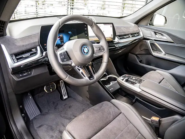 BMW X1 view 3