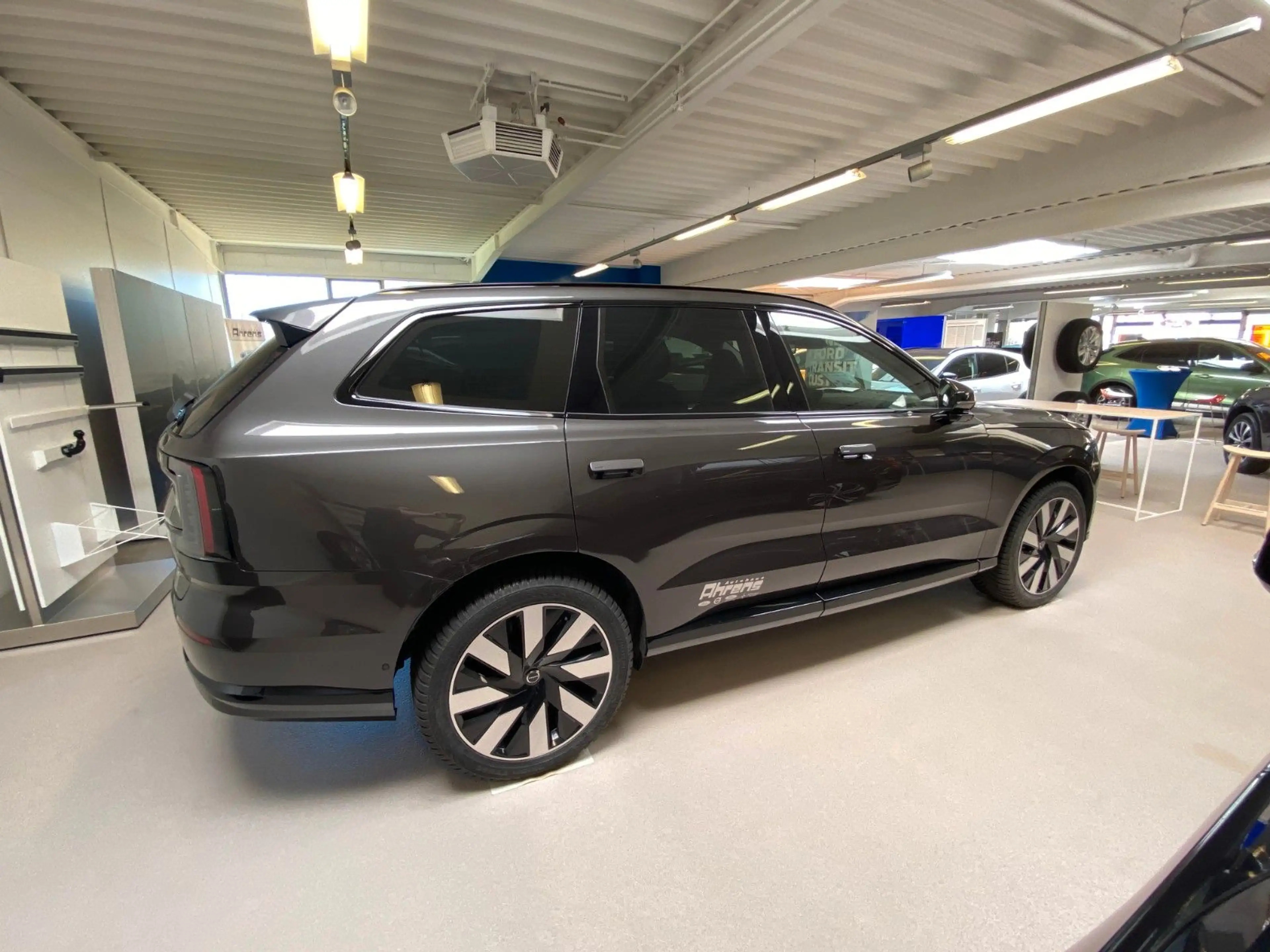 Volvo EX90 Ultra Pure Electric AWD — photo 6