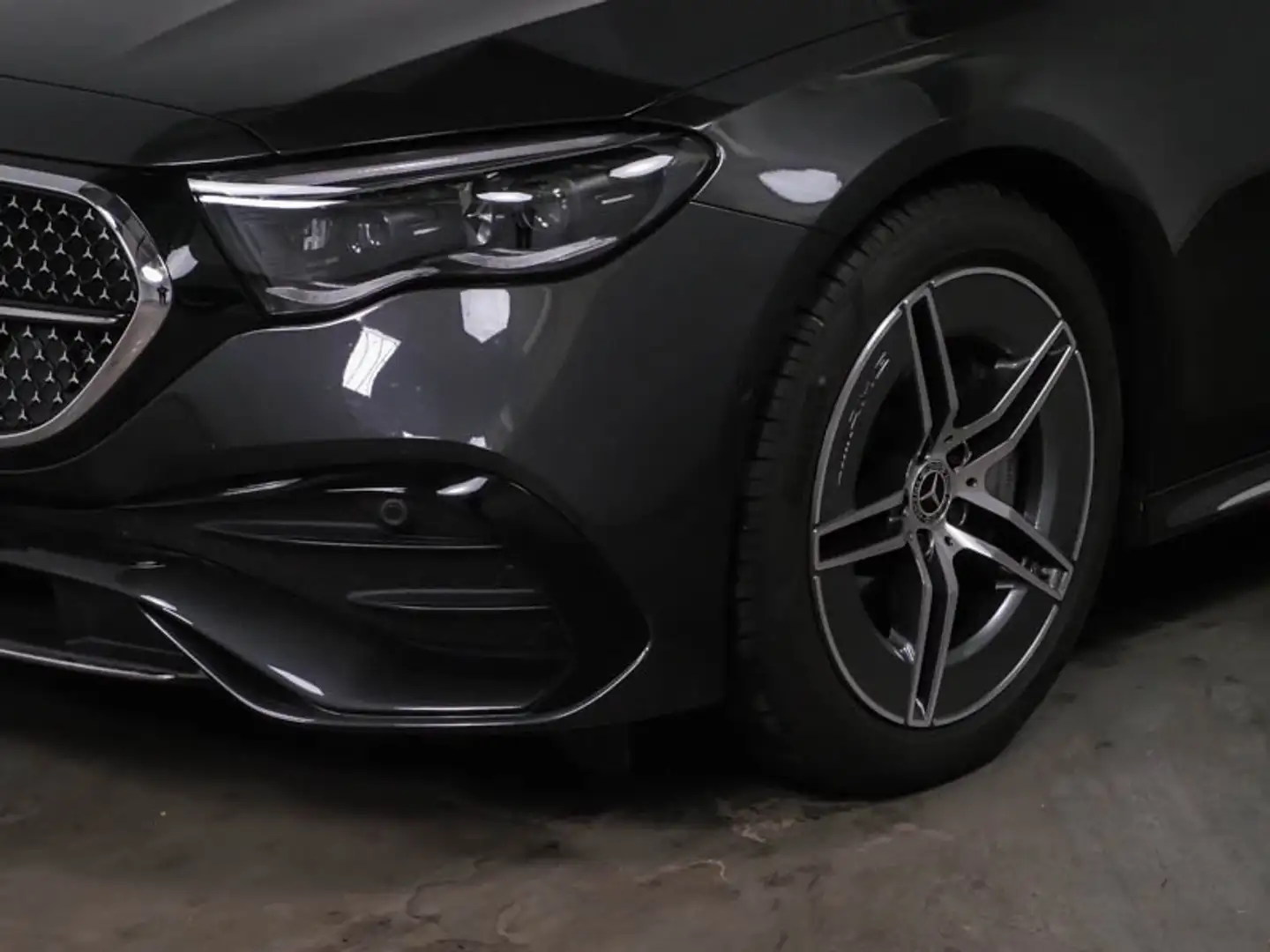 Mercedes-Benz E 220 d AMG-Line+AHK+DISTRONIC+KEYLESS+Memory-P. Gris - 2
