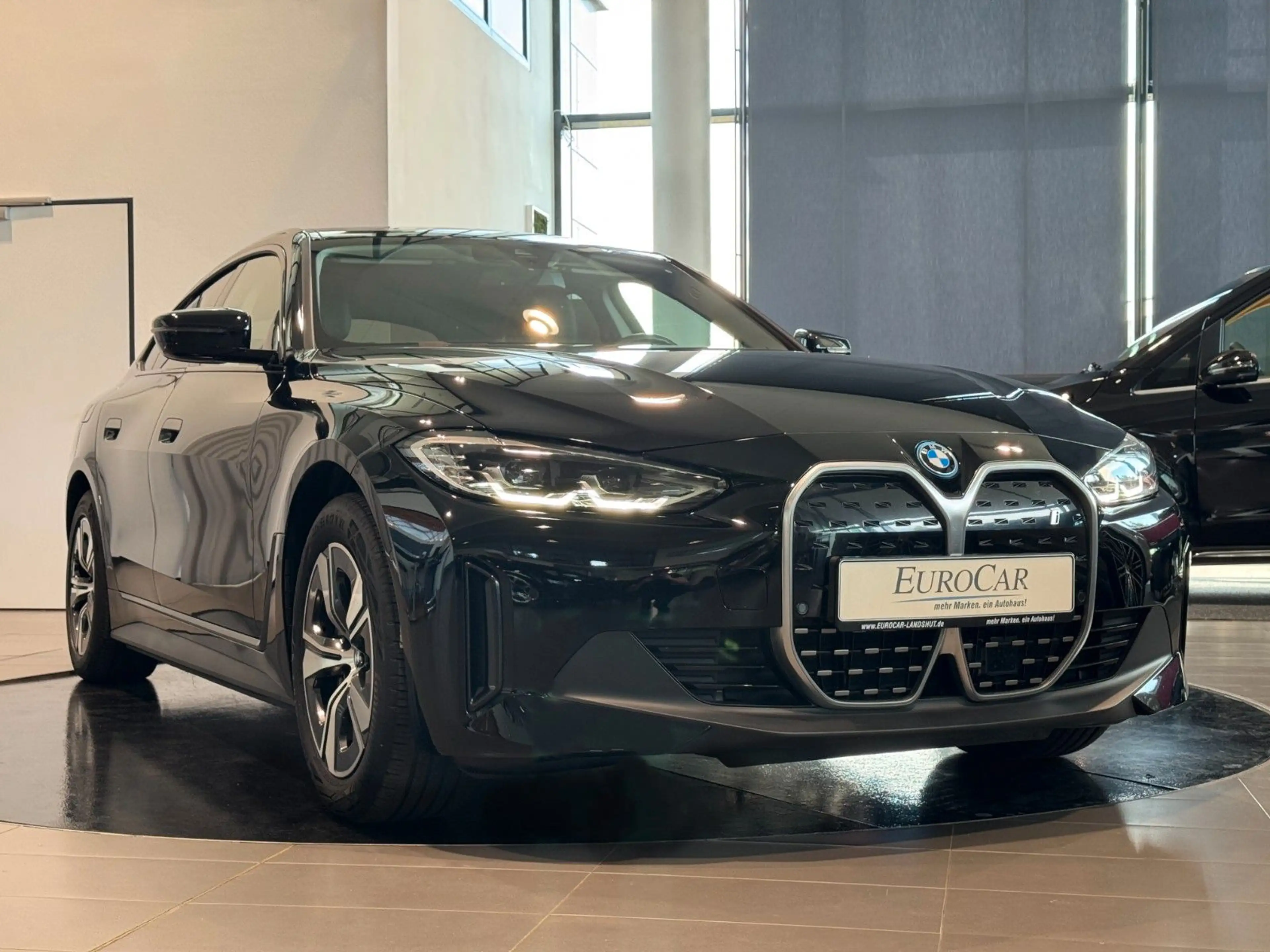 BMW i4 Gran Coupe 35e Curved IconicSounds AmbienteB. — photo 3