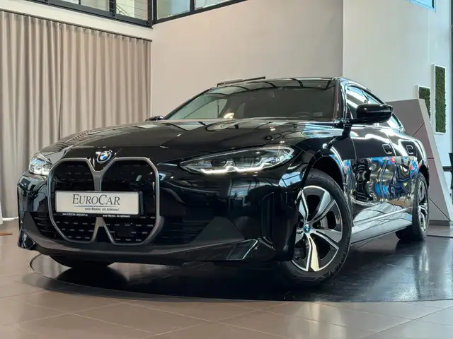 BMW i4 Gran Coupe 35e Curved IconicSounds AmbienteB.