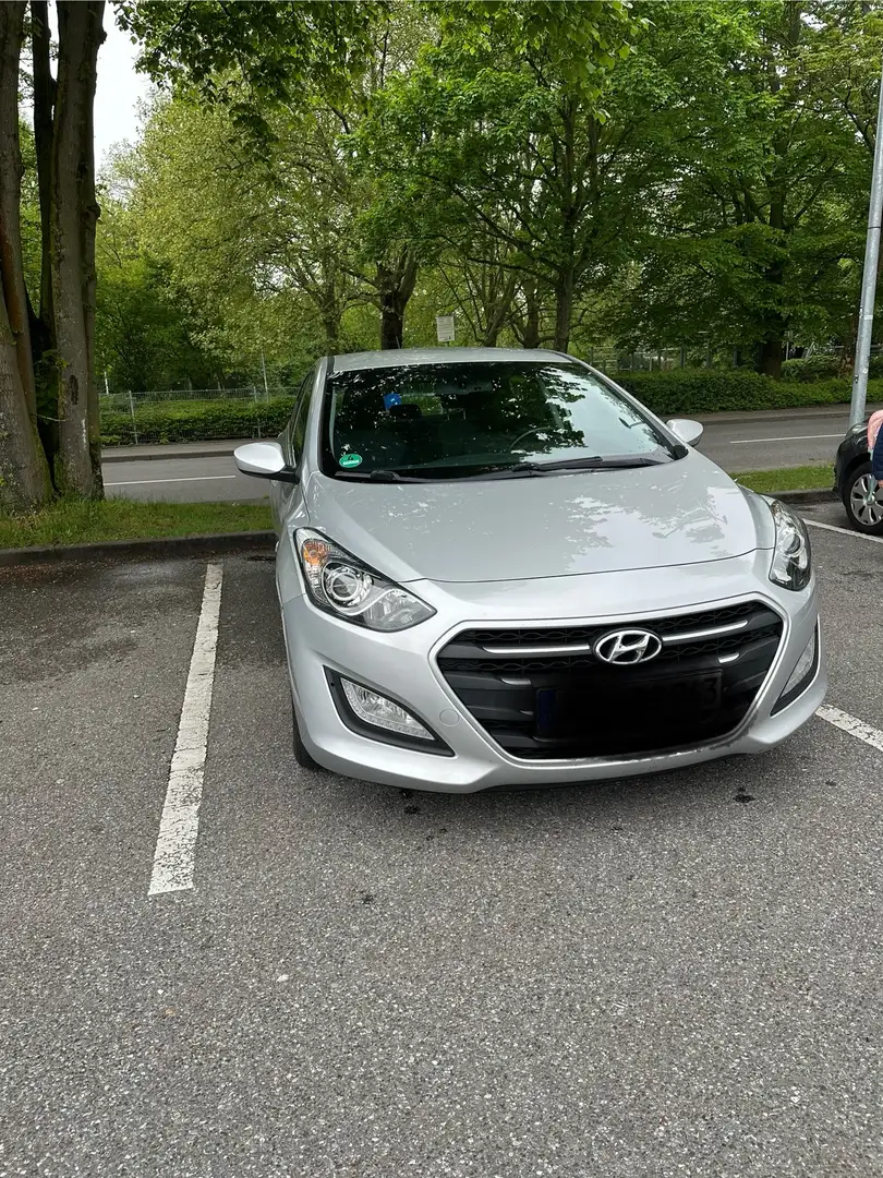 Hyundai i30 blue Kombi 1.6 CRDi Trend - 1